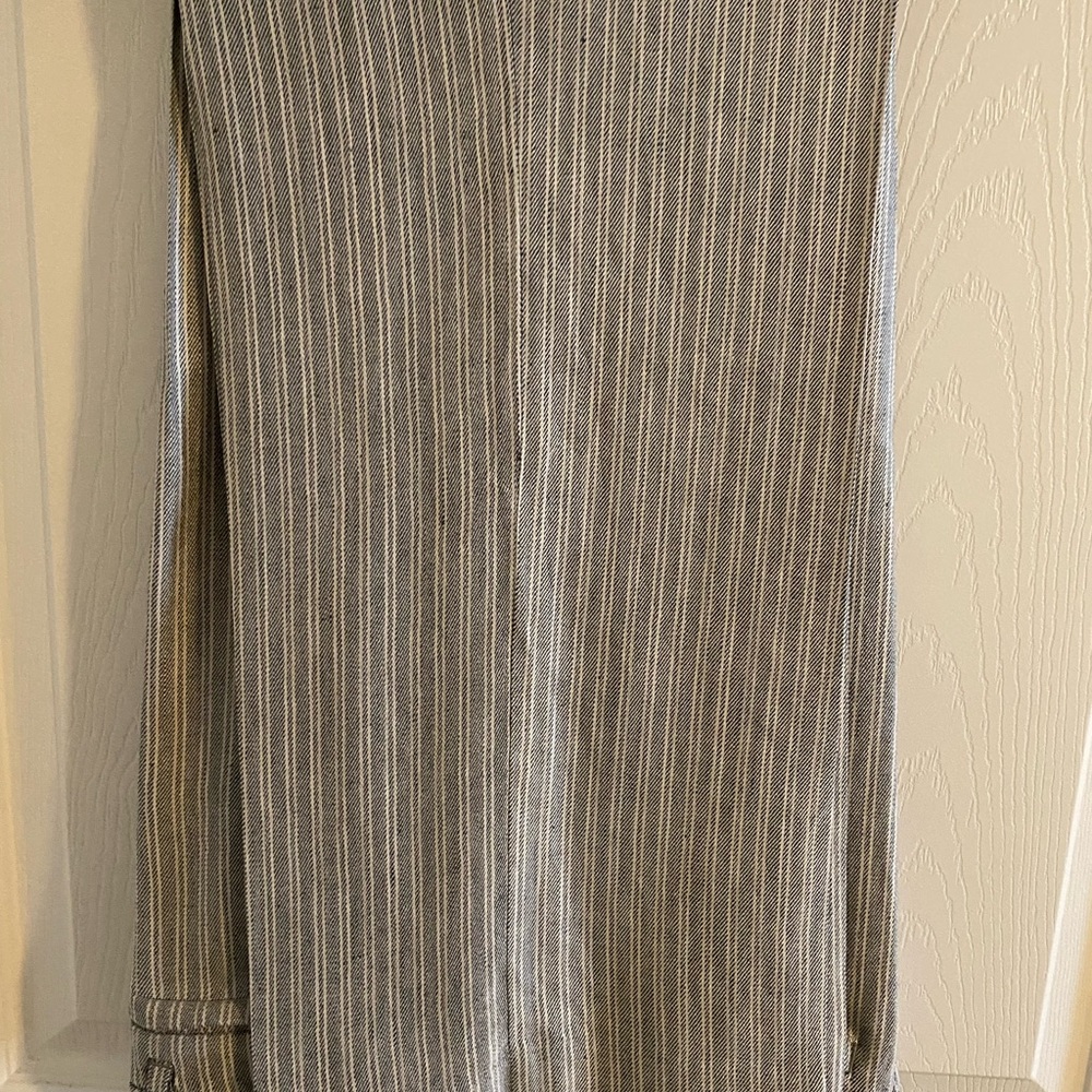 Woman’s Linen Slacks